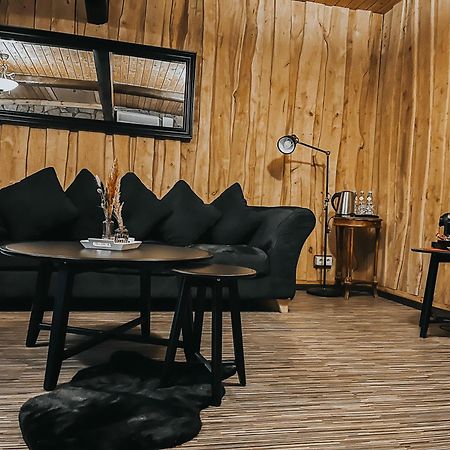 Karczma Michelle Hotel Jankowice  ภายนอก รูปภาพ