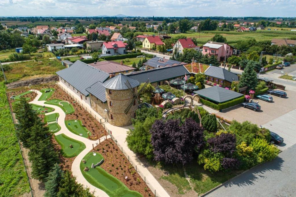 Karczma Michelle Hotel Jankowice  ภายนอก รูปภาพ