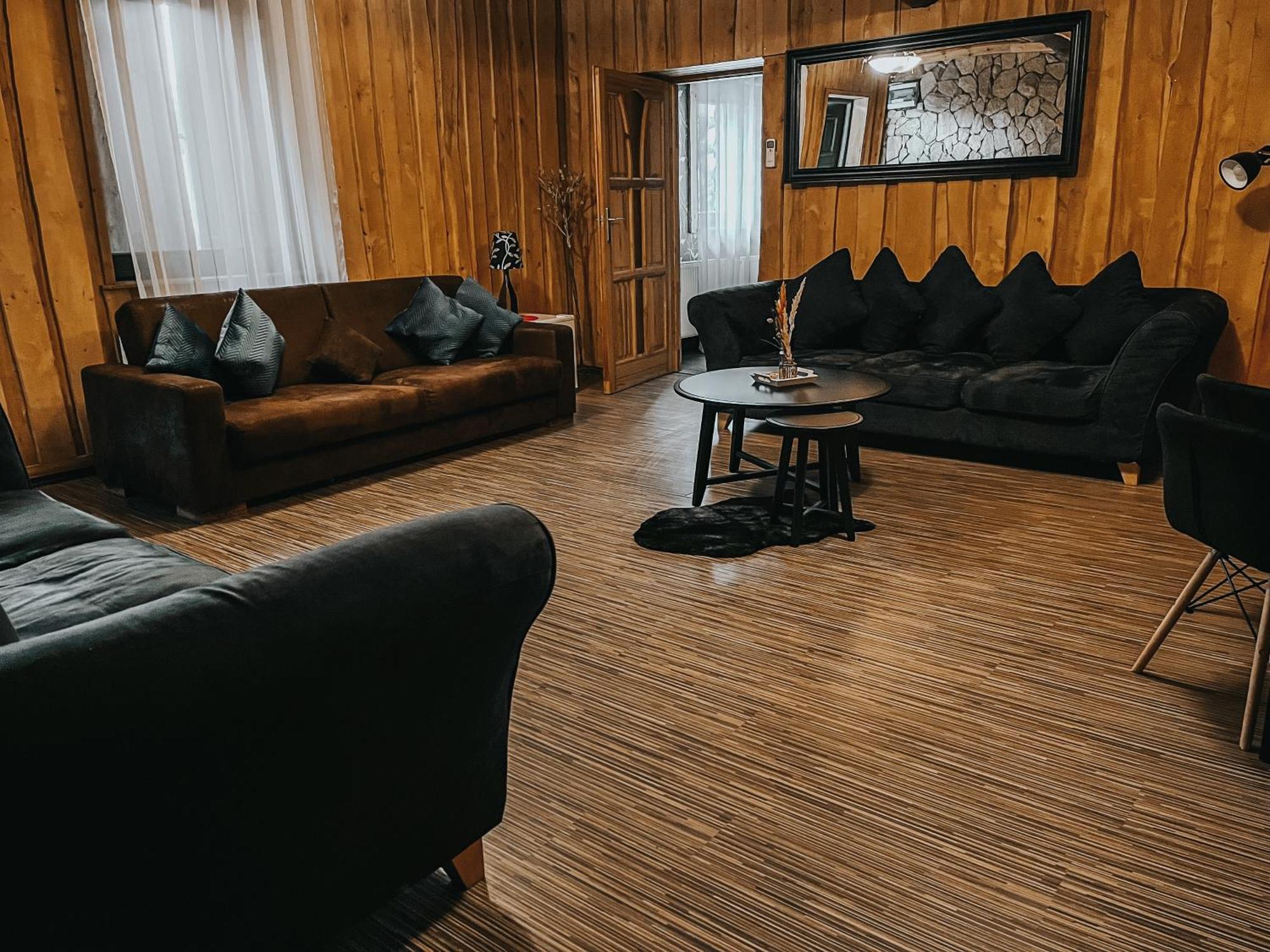 Karczma Michelle Hotel Jankowice  ภายนอก รูปภาพ