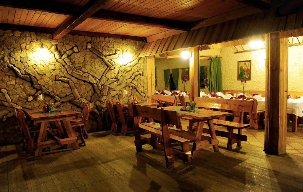 Karczma Michelle Hotel Jankowice  ภายนอก รูปภาพ